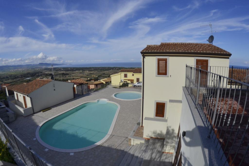 Gf Apartments Li Seddi Badesi Exterior photo