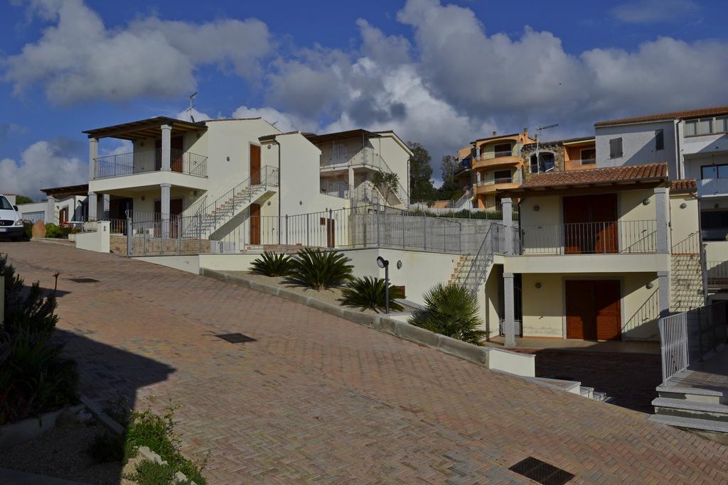 Gf Apartments Li Seddi Badesi Exterior photo